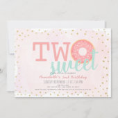 ピンクとゴールドのドーナツ　2人のスイートな女の子の2歳の誕生日 招待状 (正面)