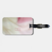 ピンクとサテンの生地の外観とイニシャル ラゲッジタグ (裏面横)