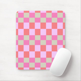 ピンクとサンドベージュのレトロチェッカーボード柄 マウスパッド