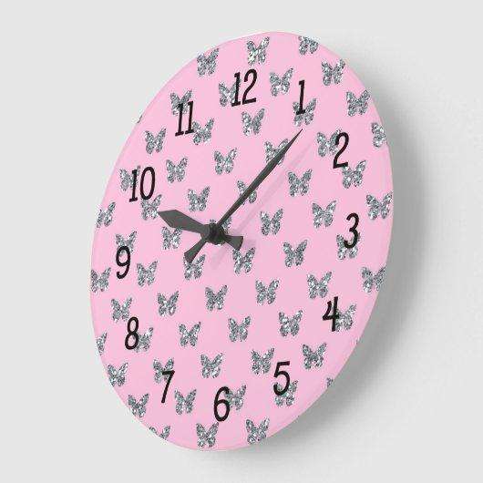 ピンクとシルバーのグリッター蝶蝶 ラージ壁時計 (傾斜)