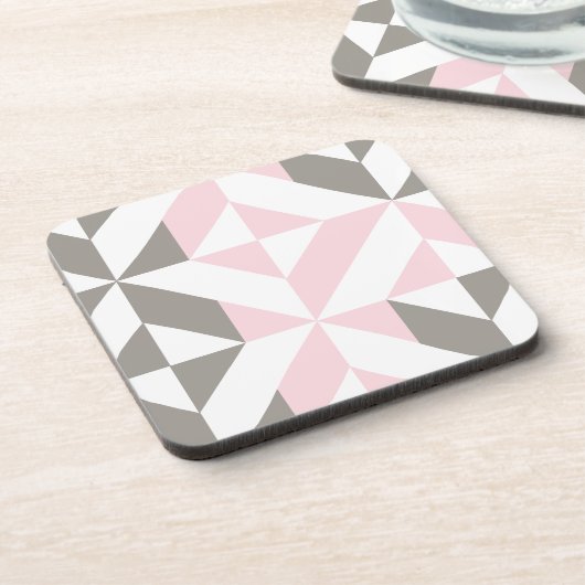 ピンクとシルバーの幾何学的ジグザグ コースター (左側)
