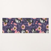 ピンクとスミレの野生バラの《鳥》アメリカゴガラ ヨガマット (正面(横))