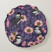 ピンクとスミレの野生バラの《鳥》アメリカゴガラ ラウンドクッション (裏面)