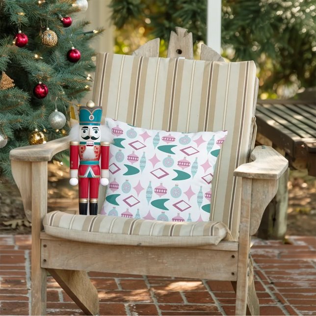 ピンクとターコイズレトロクリスマスオーナメント アウトドアクッション (クリエイターアップロード済み)