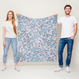 ピンクとダスティブルーの桜 フリースブランケット
