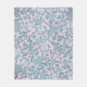 ピンクとダスティブルーの桜 フリースブランケット (正面)