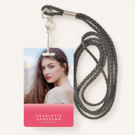 ピンクとティール（緑がかった色）のレイヤーフォト バッジ