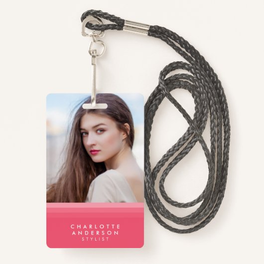 ピンクとティール（緑がかった色）のレイヤーフォト バッジ (正面ランヤード)