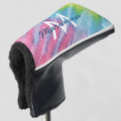 ピンクとティール（緑がかった色）ガーリー絞り染めモノグラムの ゴルフヘッドカバー (3/4 正面)