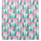 ピンクとティール（緑がかった色）クリスマスツリー シャワーカーテン (正面)