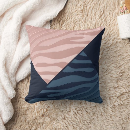 ピンクとネイビーブルーのグラデーションのゼブラストライプ三角形 クッション (ブランケット)