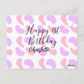ピンクとパープルの抽象的な形のハッピー1歳の誕生日ネーム ポストカード (裏面)