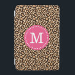 ピンクとヒョウのプリントカスタムモノグラム iPad MINIカバー<br><div class="desc">シックな名門私立校風のiPadのケースはモダンヒョウのアニマルプリントパターパーソナライズされたンを特徴とし、名前をカスタムするモノグラムを円のフレームに点々のある入れて。クリックカスタマイズモノグラムのフォントと色を変えて、独自の種類のデザインを作成する。ギフトにユニーク最適パーソナライズされた!</div>