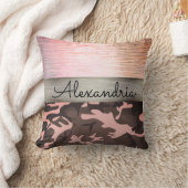 ピンクとブラウンの迷彩柄 パーソナライズされた クッション (ブランケット)