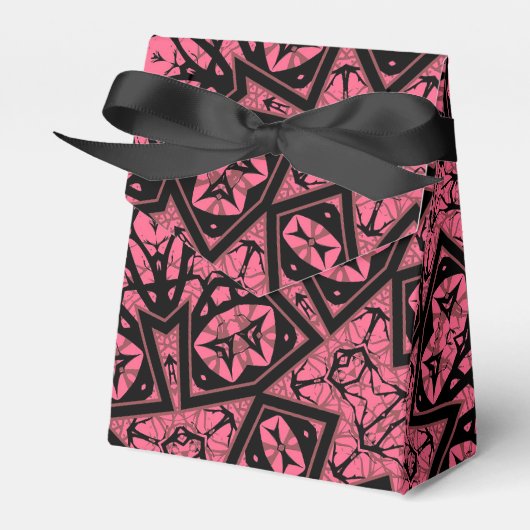 ピンクとブラックのオーナメントショールパッチワークショール フェイバーボックス (正面サイド)