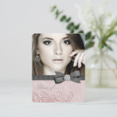 ピンクとブラックのダマスク卒業発表 招待状 (スタンド正面)