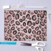 ピンクとブラックのチ絵を描ェータヒョウのプリントスポット 薄葉紙 (クラフト)