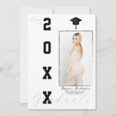 ピンクとブラックの卒業写真のお知らせ 招待状 (正面)