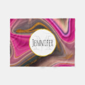 ピンクとブラックの抽象芸術と金ゴールド渦巻きモノグラム フリースブランケット (正面(横))