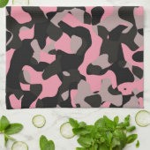 ピンクとブラックの迷彩柄 キッチンタオル (折り畳み)