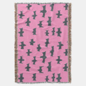 ピンクとブラックハロウィーンこうもり スローブランケット (正面縦)
