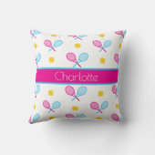 ピンクとブルーが名前の付いたテニスラケットを交差 クッション (裏面)