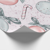 ピンクとブルーのオーナメントキャンディーキャンズクリスマス ラッピングペーパー (角)