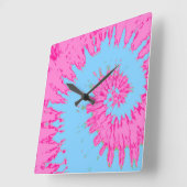 ピンクとブルーのスパイラル絞り染め時計 スクエア壁時計 (傾斜)