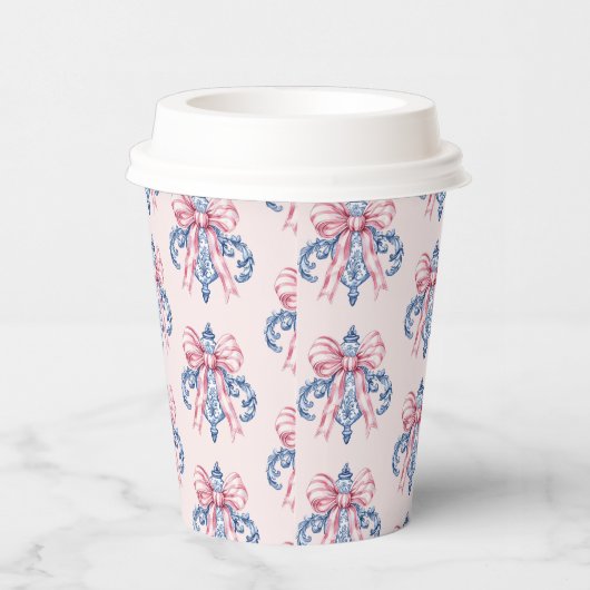 ピンクとブルーのダマスクオーナメントとピンクボウ 紙コップ (右)