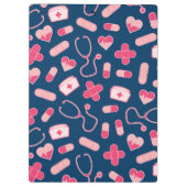 ピンクとブルーのナースパターン(モノグラム) クリップボード (裏面)