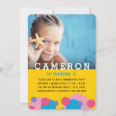 ピンクとブルーのバブル フォト ガール 誕生日パーティー 招待状 (正面)