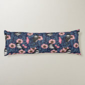 ピンクとブルーの野生のバラの《鳥》アメリカゴガラ ボディピロー (裏面)