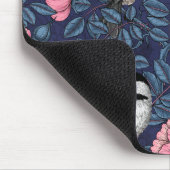 ピンクとブルーの野生のバラの《鳥》アメリカゴガラ マウスパッド (コーナー)