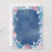 ピンクとブルーの雪片クリスマスジェンダーのリビール 招待状 (裏面)