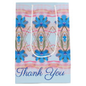 ピンクとブルーパターン（の模様が）ある ミディアムペーパーバッグ (裏面)