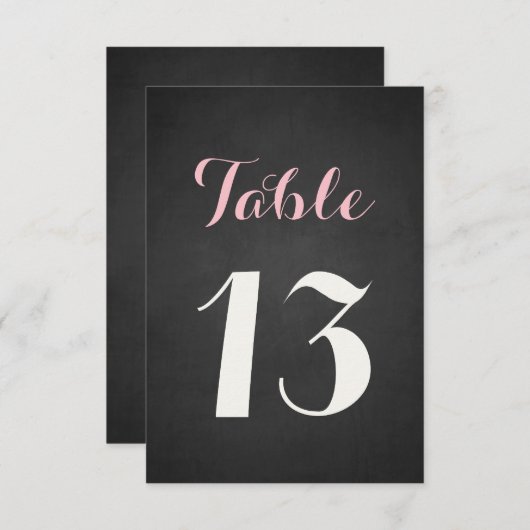 ピンクとホワイトのスクリプトチョークボードテーブルナンバーカード 招待状 (正面/裏面)