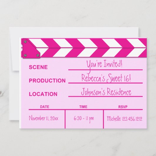 ピンクとホワイトのムービークラップボード スウィート16招待状 招待状 (正面)
