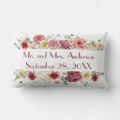 ピンクとホワイトの花柄 名前と結婚日を入れたオーダーメイド ランバークッション (正面)