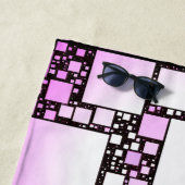 ピンクとホワイトスクエア踊りビーチタオル ビーチタオル (インサイチュ)