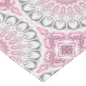 ピンクとホワイトマンダラパターンデザイン テーブルクロス (アングル)