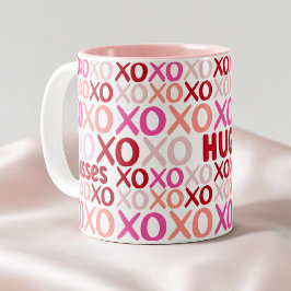 ピンクとレッドのXOXO ハグとキス かわいいガレンティーンズデー ツートーンマグカップ