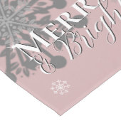 ピンクと明メリーるい雪の結晶クリスマス ミディアムテーブルランナー (コーナー)