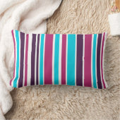 ピンクと濃い紫の紫の紫ストライプの ランバークッション (ブランケット)