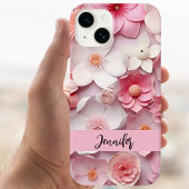 ピンクと白のお花の名前入り iPhone 15ケース