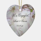 ピンクと白のカニのリンゴの花婚約 セラミックオーナメント (左)