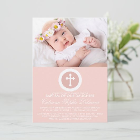 ピンクと白のクロスバプテスマ写真招待状 招待状 (スタンド正面)