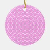 ピンクと白のクローバーパターン セラミックオーナメント (正面)