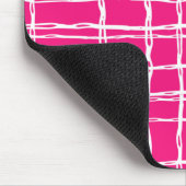 ピンクと白のジオメトリック線パターン マウスパッド (コーナー)