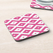 ピンクと白のダイヤモンドパターン コースター (左側)
