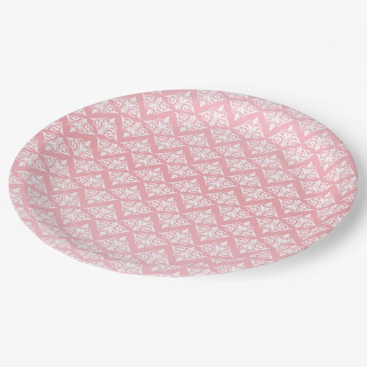 ピンクと白のダマスク ペーパープレート (アングル)